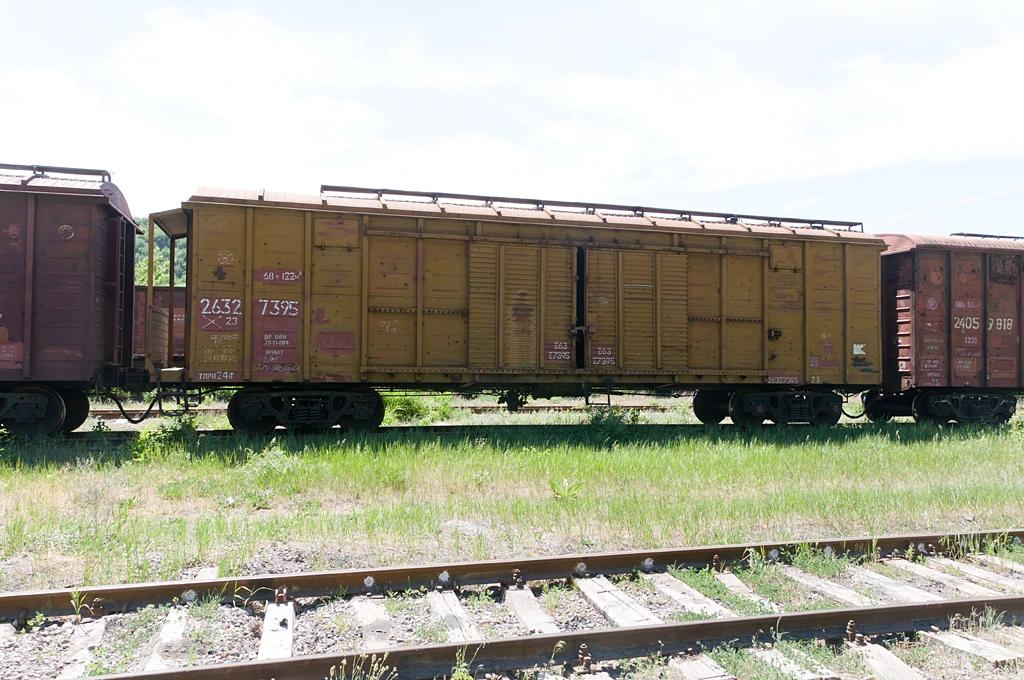 Крытый вагон с уширенными дверными проемами мод. 11-276