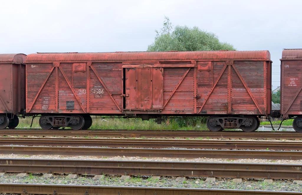 Крытый вагон с металлической торцевой стеной мод. 11-066-05